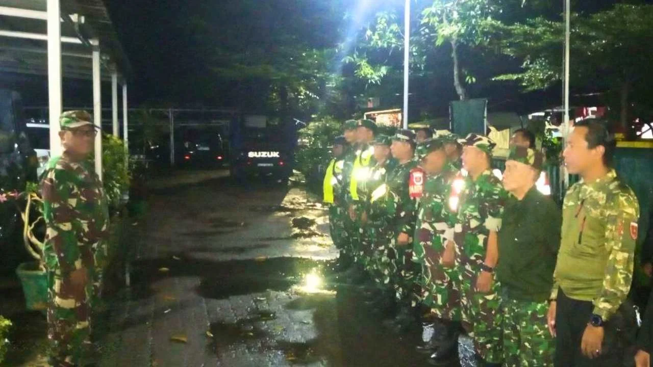 TNI Bubarkan Remaja Pesta Ballo saat Patroli Malam di Makassar, Dua Senjata Mainan Diamankan 2 TNI Bubarkan Remaja Pesta Ballo saat Patroli Malam di Makassar, Dua Senjata Mainan Diamankan
