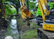 Masalah Banjir Lama di Antang Mulai Diurai, Excavator Dikerahkan di Blok 8 dan 10