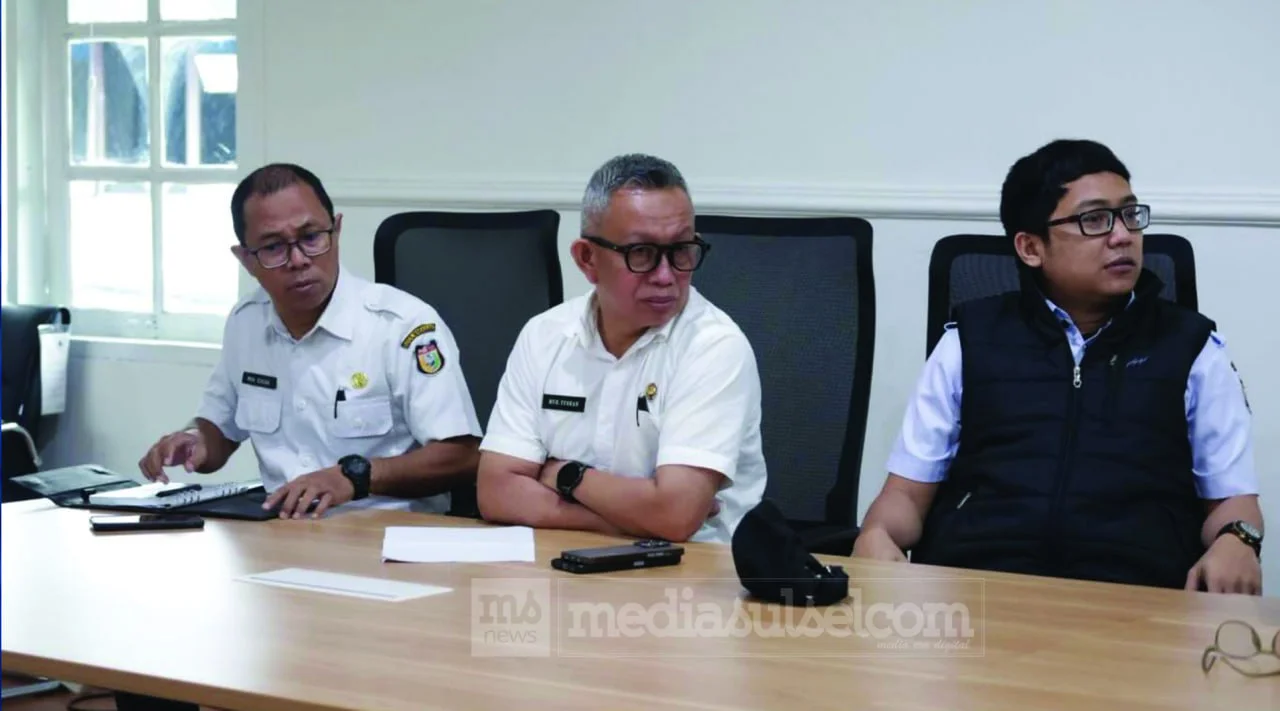 Sekwan Makassar Kumpulkan Kabag dan Kasubag, Tekankan Disiplin dan Profesionalisme di Sekretariat DPRD 2 Sekwan Makassar Kumpulkan Kabag dan Kasubag, Tekankan Disiplin dan Profesionalisme di Sekretariat DPRD