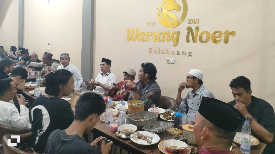 Satreskrim Polres Jeneponto Bukber dengan Insan Pers, Nikmati Menu Khas Gantala Jarang Warung Noer