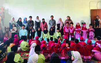 500 Paket “Tali Sayang” Dibagikan, As-Salam Tenjo Perkuat Kepedulian untuk Guru dan Murid