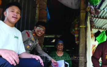 Polsek Bungaya Bagikan 80 Paket Sembako untuk Warga Kurang Mampu di Gowa saat Ramadan 4 Polsek Bungaya Bagikan 80 Paket Sembako untuk Warga Kurang Mampu di Gowa saat Ramadan