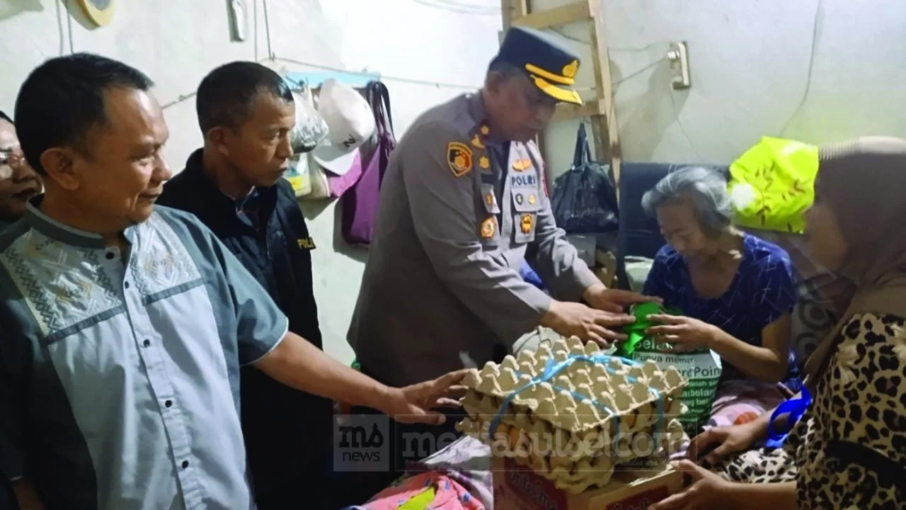 Polisi Turun Tangan! Kapolsek Manggala Kunjungi Ibu Sakit yang Hidup Sebatang Kara di Borong