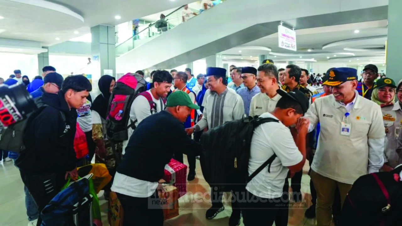 Andi Sudirman Lepas 500 Peserta Mudik Gratis PLN dari Makassar, Tujuan Bau-Bau dan Surabaya