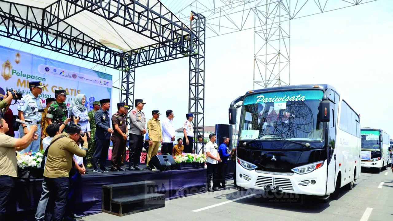 Gubernur Andi Sudirman Sulaiman Lepas 1.000 Pemudik Gratis dari CPI Makassar, 35 Bus Disiapkan ke 12 Daerah