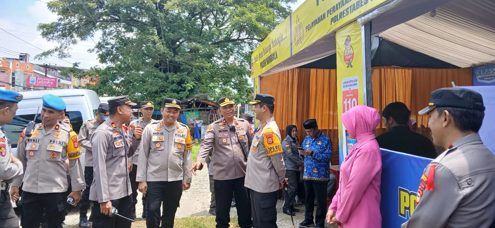 Kapolrestabes Makassar Tinjau Pos Pam Ketupat 2026 di Manggala 4 Kapolrestabes Makassar Tinjau Pos Pam Ketupat 2026 di Manggala