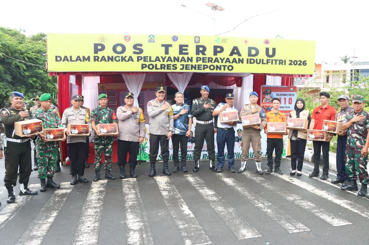 Antisipasi Padatnya Arus Lalu Lintas, Bupati Jeneponto Dampingi Kapolda Sulsel Tinjau Pos Pam Terpadu