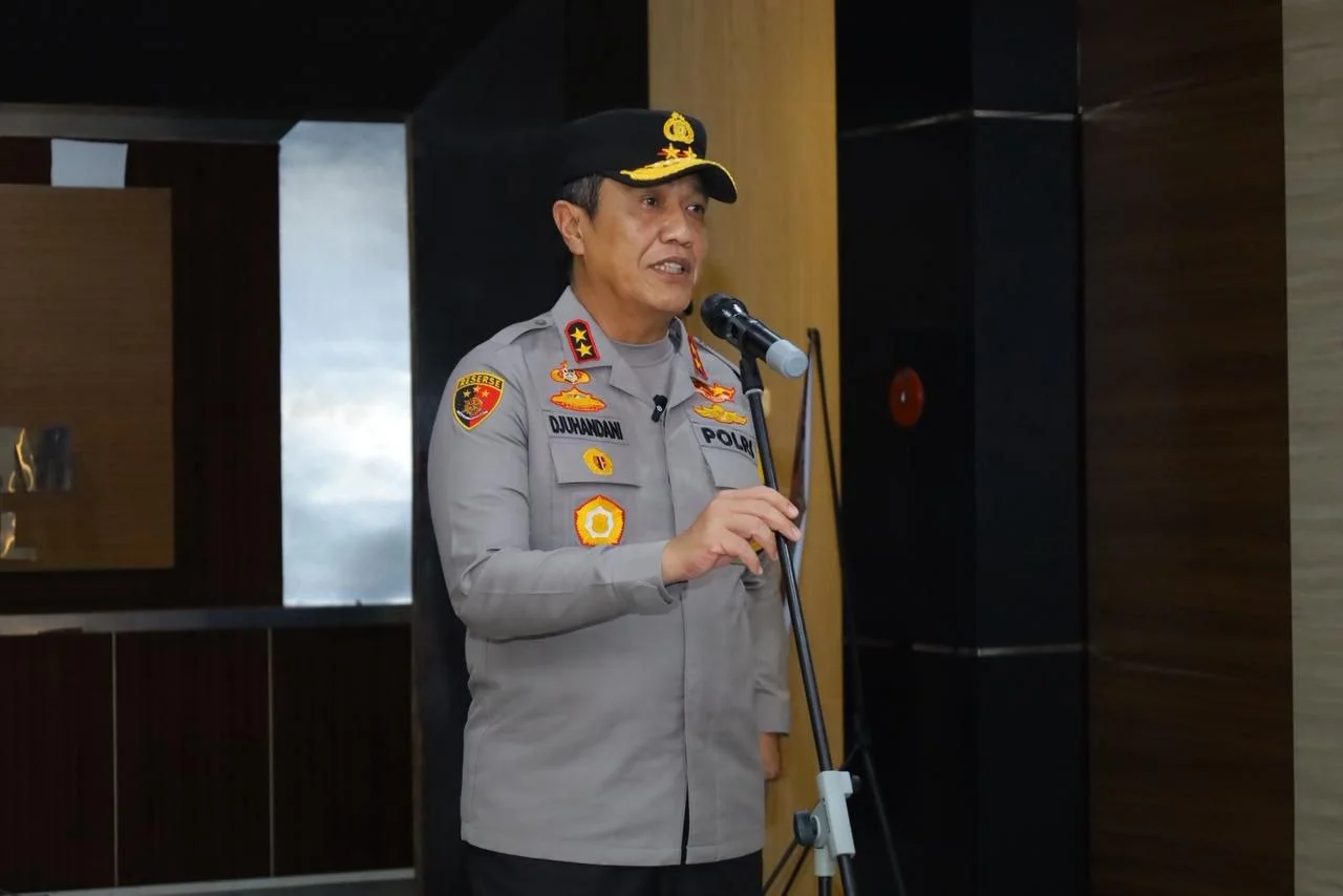 Kapolda Sulsel Irjen Pol. Djuhandhani Rahardjo Puro