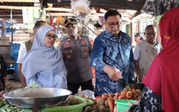 Tim Satgas Pangan Nasional Temukan Harga Sejumlah Bahan Pokok di Pasar Jeneponto Masih di Atas Acuan 5 Tim Satgas Pangan Nasional Temukan Harga Sejumlah Bahan Pokok di Pasar Jeneponto Masih di Atas Acuan