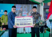 Gubernur Sulsel Apresiasi Peran Muhammadiyah, Serahkan Hibah Rp800 Juta