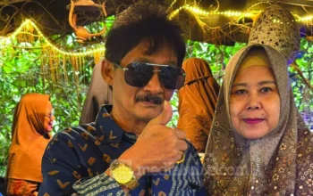 Rindu Sahabat, Ketika Kenangan Separuh Abad Lalu Menjelma Jadi Lagu 3 Andi Pasamangi Wawo dan Istri dalam sebuah kesempatan. (foto:Docpri)