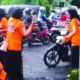 Partai Gerakan Rakyat Makassar Turun ke Jalan, 500 Paket Takjil Dibagikan di Depan BTN Paropo