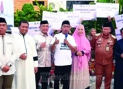 Bupati Sidrap Serahkan Bantuan UMKM dan Sembako Saat Bukber di Kediaman Anggota DPRD Bahrul Appas
