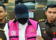 Diduga Rugikan Negara Rp50 M, Eks Pj Gubernur Sulsel Ditahan Kejati 10 bahar tersangka
