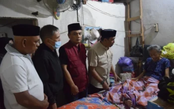 Warga Borong Hidup Sebatang Kara Dievakuasi ke RS, Tim Dokter Temukan Komplikasi Hipertensi hingga Gangguan Ginjal 3 hasna dievakuasi
