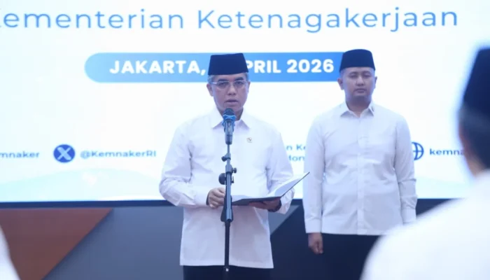 Lantik 12 Pejabat, Menaker: Jabatan Adalah Amanah untuk Melayani