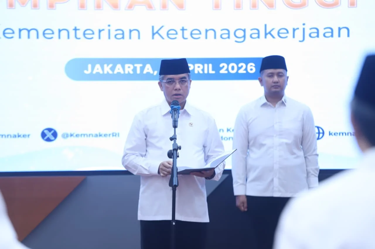Lantik 12 Pejabat, Menaker: Jabatan Adalah Amanah untuk Melayani