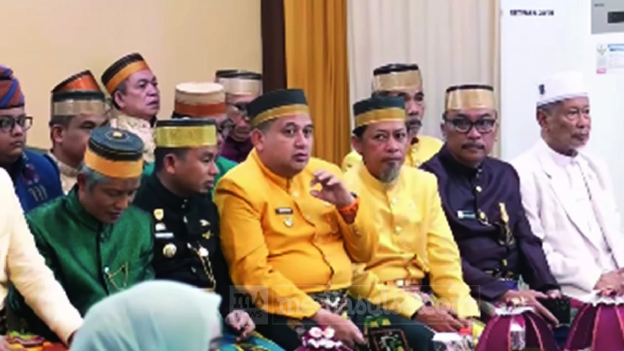 Hadiri Puncak HUT ke-66 Barru, Appi Borong Produk UMKM Lokal