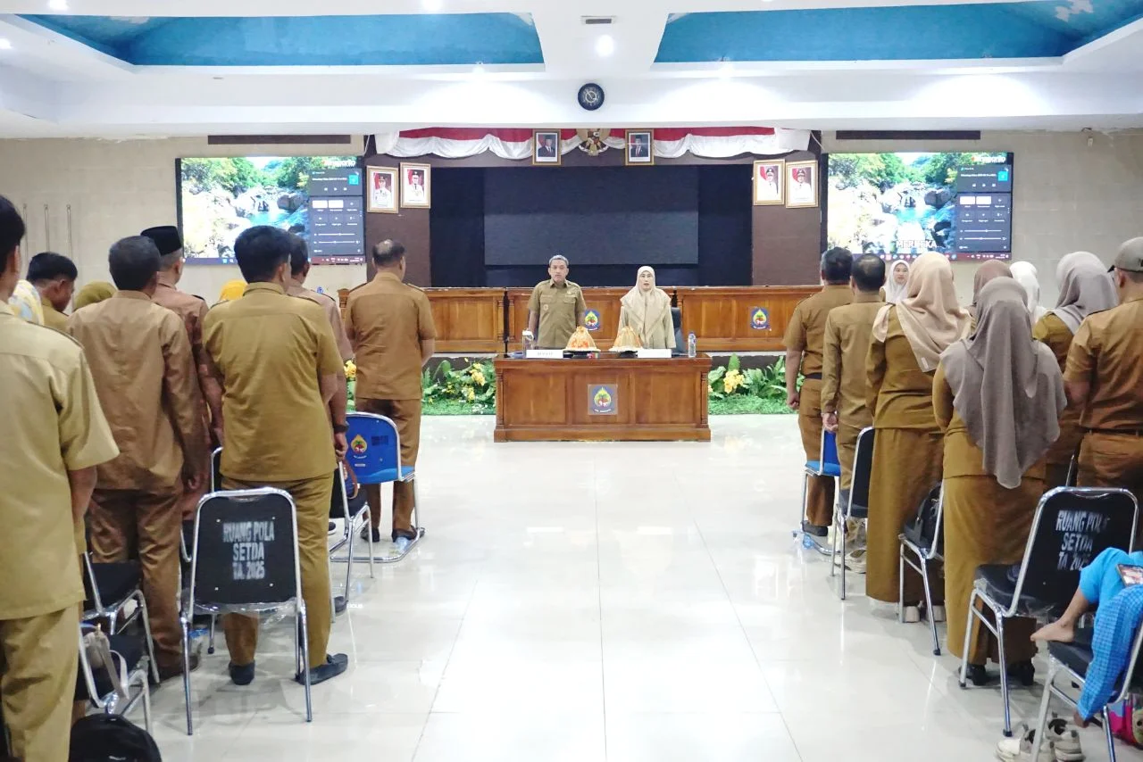 Bupati Jeneponto Resmi Buka Verifikasi dan Pemuktahiran Data Usaha Kecil dan Menengah 2 Bupati Jeneponto Resmi Buka Verifikasi dan Pemuktahiran Data Usaha Kecil dan Menengah