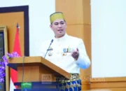 Ribuan Siswa Dapat Seragam Gratis, Mahasiswa Kurang Mampu Dibebaskan SPP