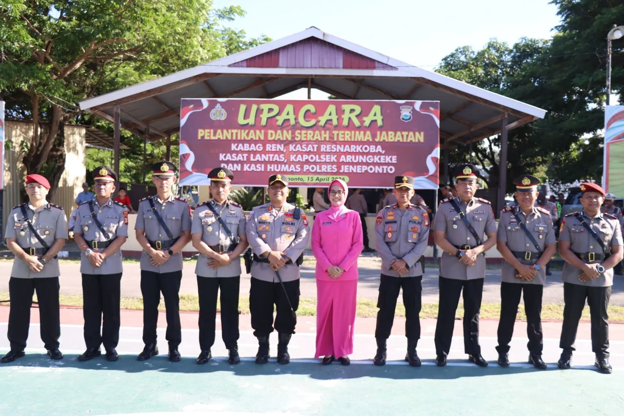 Kapolres AKBP Haryo Basuki Lantik Pejabat Utama Polres Jeneponto, Sejumlah Perwira Pertama Bergeser 3 Kapolres AKBP Haryo Basuki Lantik Pejabat Utama Polres Jeneponto, Sejumlah Perwira Pertama Bergeser