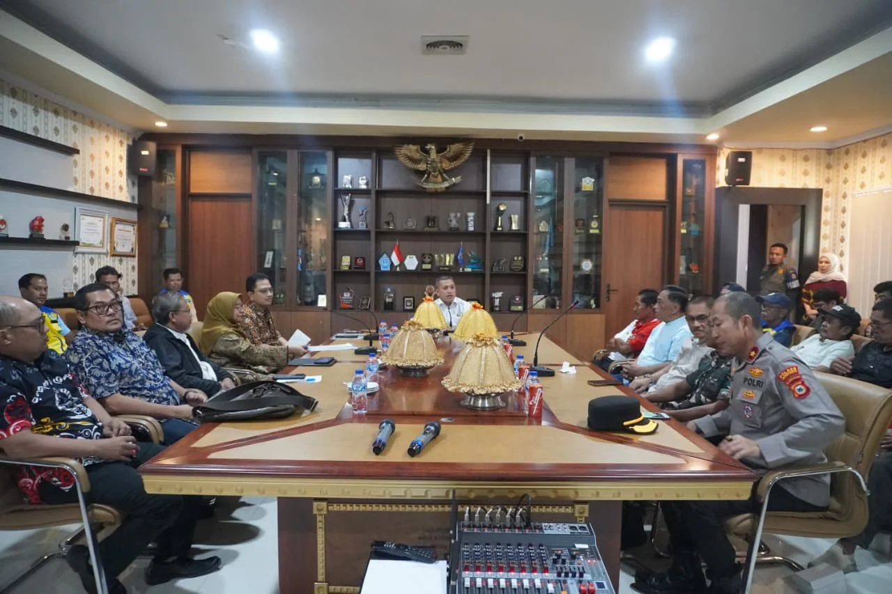 Bupati Paris Yasir Rapat dengan BBWS Pompengan Jeneberang Bahas Ketersediaan Air Irigasi di Jeneponto 2 Bupati Paris Yasir Rapat dengan BBWS Pompengan Jeneberang Bahas Ketersediaan Air Irigasi di Jeneponto