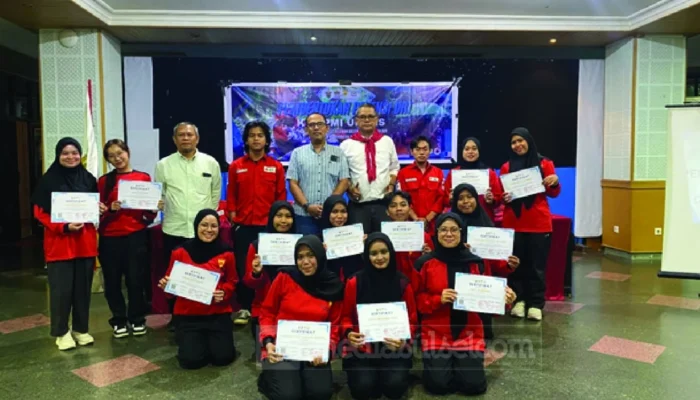 KSR PMI Unhas Cetak Relawan Tangguh Water Rescue, 17 Orang Resmi Dilantik Usai Pendidikan Khusus