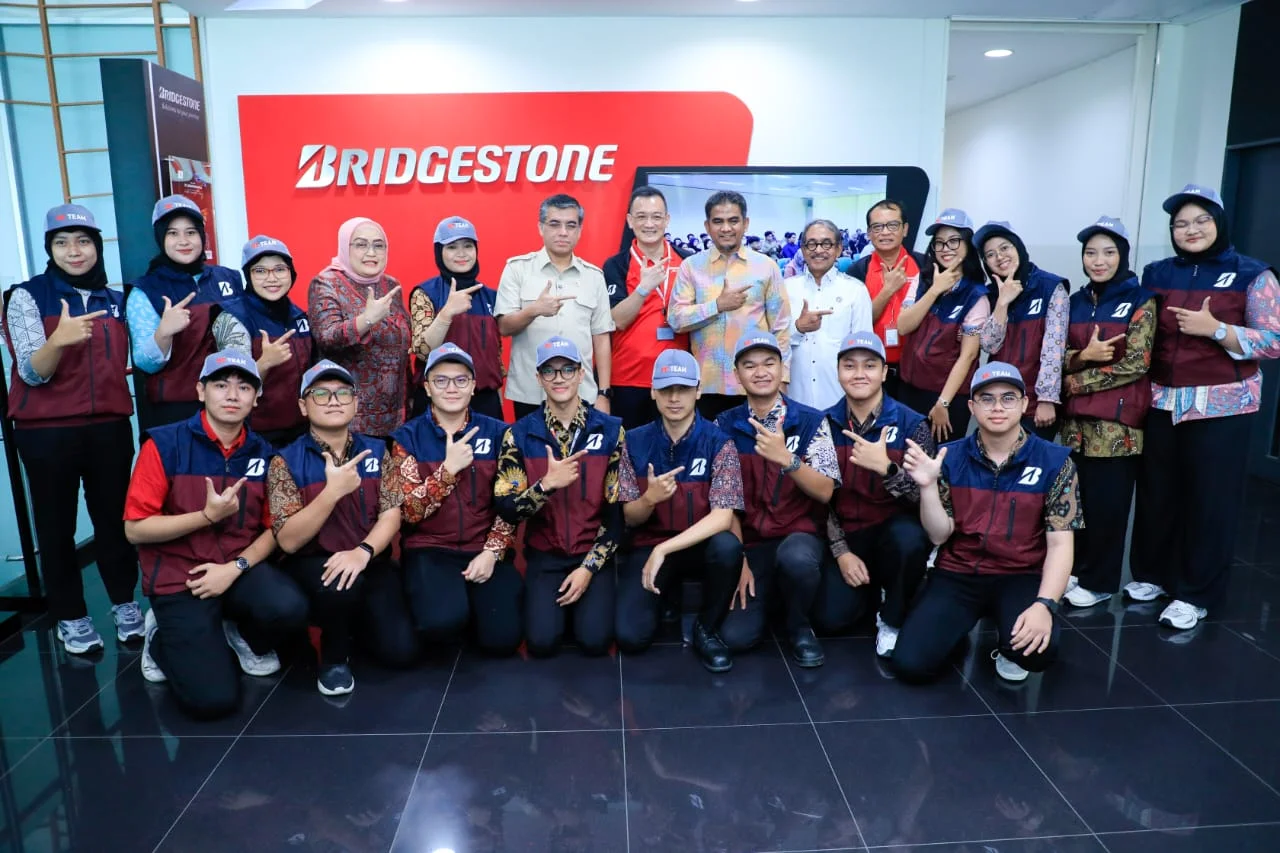 Yassierli: Serikat Pekerja Mitra Strategis, Bukan Musuh Perusahaan 2 Yassierli Tegas: Serikat Pekerja Mitra Strategis, Bukan Musuh Perusahaan