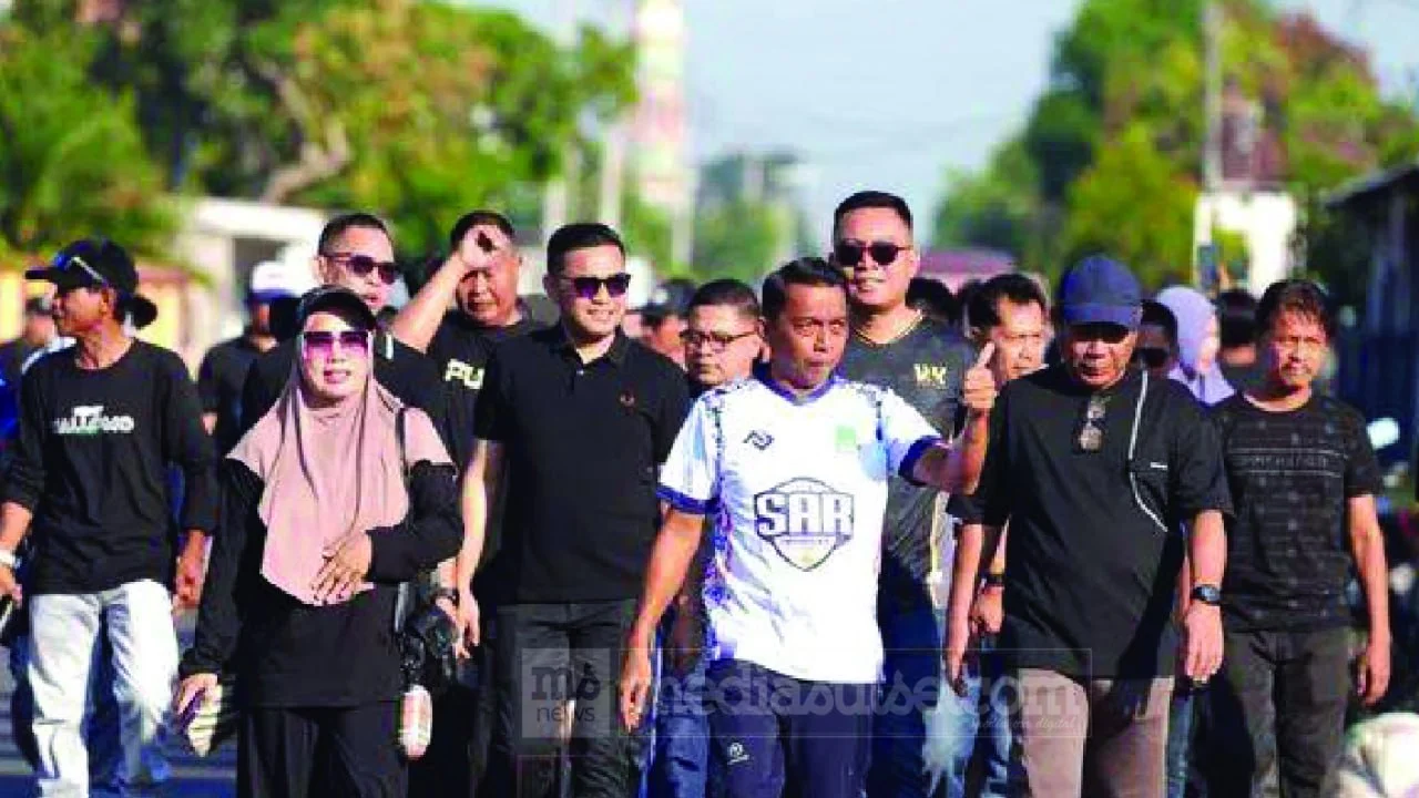 Bupati Sidrap Lepas Jalan Sehat Milad FISIP dan Reuni Akbar STISIP Unmuh Rappang
