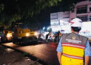 Pemprov Sulsel Kebut Tengah Malam Pengaspalan Aroepala demi Akhiri Teror Debu Warga