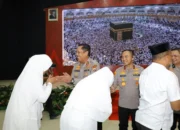 Kapolda Sulsel Lepas Jamaah Haji Personel, Tekankan Kesiapan Total demi Raih Haji Mabrur
