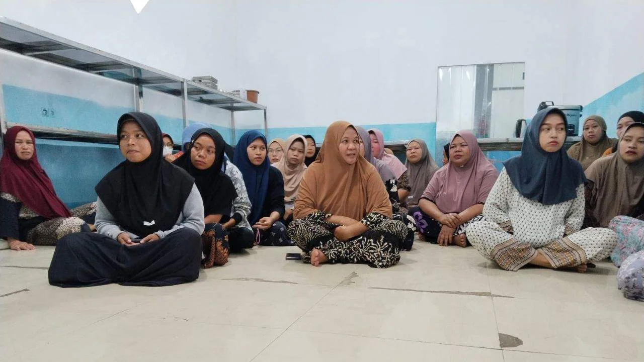 Puluhan Siswa SD di Jeneponto Diduga Keracunan MBG, Konsumsi Ikan Diduga Tak Layak 2 Puluhan Siswa SD di Jeneponto Diduga Keracunan MBG, Konsumsi Ikan Diduga Tak Layak