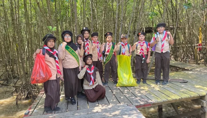 Hari Bumi Jadi Ruang Belajar Nyata, SDN Pongtiku 1 Ajak Siswa Turun Langsung Jaga Lingkungan