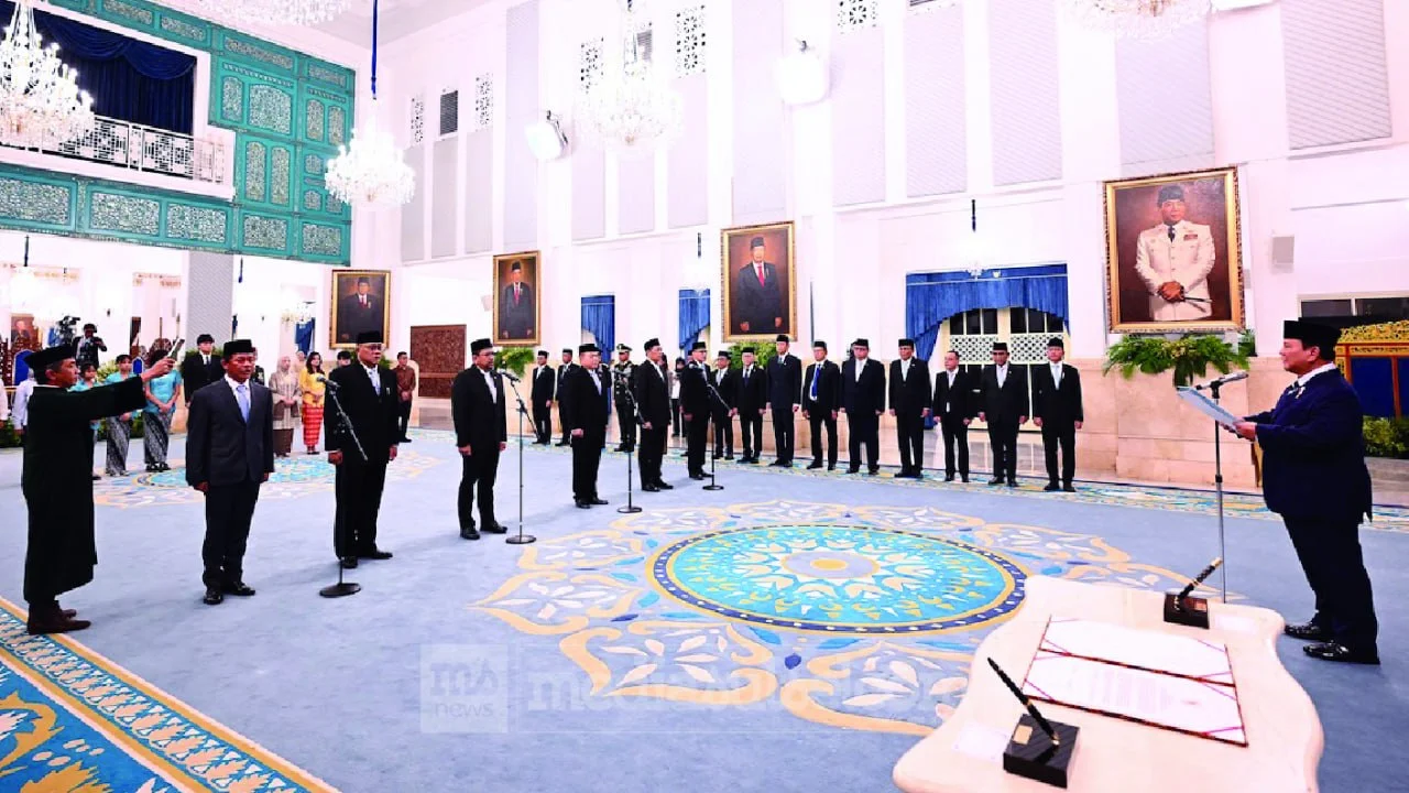 Prabowo Reshuffle Pos Strategis Istana, Dudung hingga Jumhur Resmi Dilantik