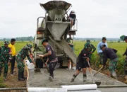Progres Capai 100 Meter, TMMD ke-128 Kodim 1425/Jeneponto Kebut Pembangunan Jalan Rabat Beton di Desa Arungkeke Pallantikang