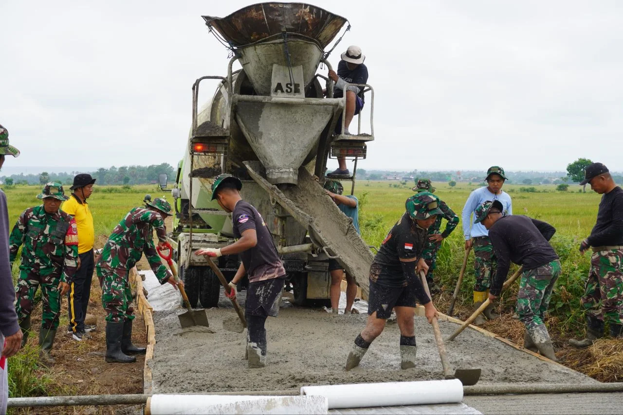 Progres Capai 100 Meter, TMMD ke-128 Kodim 1425/Jeneponto Kebut Pembangunan Jalan Rabat Beton di Desa Arungkeke Pallantikang