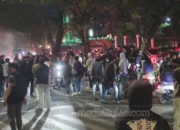 Demo Mahasiswa di Urip Sumoharjo Makassar Berujung Ricuh, Massa Ojol dan Warga Pukul Mundur Aksi