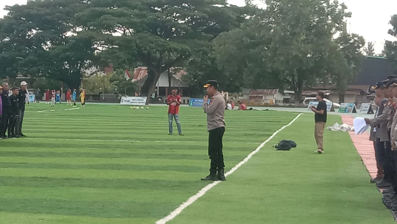 Apel Pengaman Jelang Laga Final Binamu FC vs Lapa' Eja Tarowang untuk Berikan Rasa Aman dan Nyaman ke Penonton Bupati Cup I 2 Apel Pengaman Jelang Laga Final Binamu FC vs Lapa' Eja Tarowang untuk Berikan Rasa Aman dan Nyaman ke Penonton Bupati Cup I