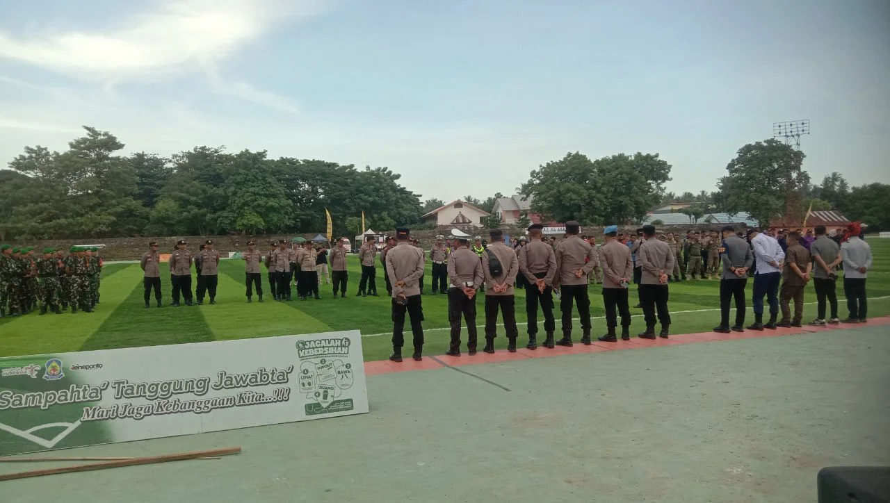 Apel Pengaman Jelang Laga Final Binamu FC vs Lapa' Eja Tarowang untuk Berikan Rasa Aman dan Nyaman ke Penonton Bupati Cup I 3 Apel Pengaman Jelang Laga Final Binamu FC vs Lapa' Eja Tarowang untuk Berikan Rasa Aman dan Nyaman ke Penonton Bupati Cup I