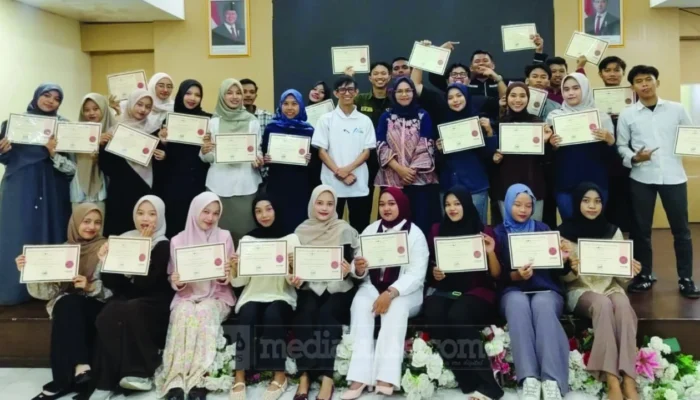 33 Mahasiswa Akuntansi UNUSIA Kantongi Sertifikasi Profesional Akuntansi