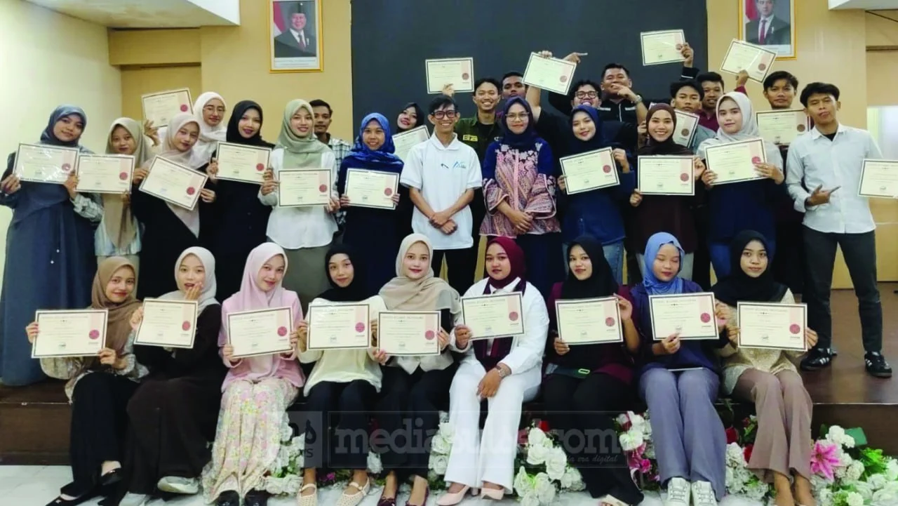 33 Mahasiswa Akuntansi UNUSIA Kantongi Sertifikasi Profesional Akuntansi