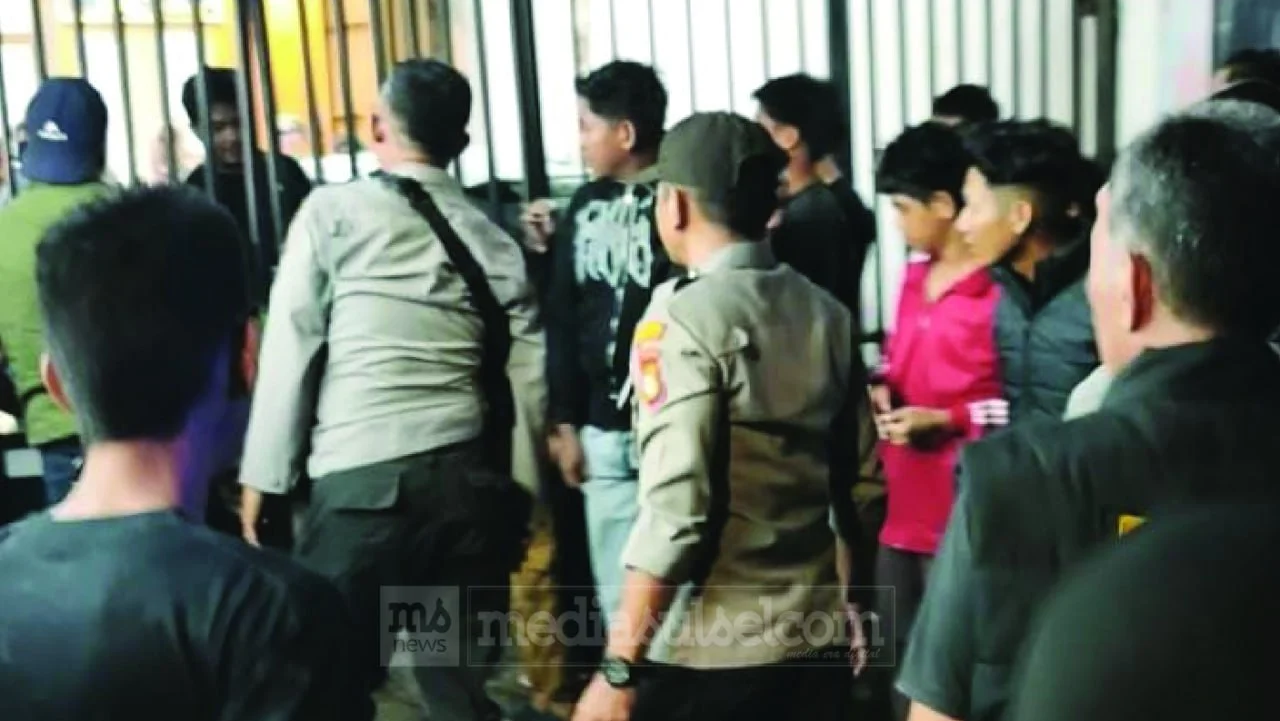 Senggolan Motor di Antang Berujung Adu Jotos, Pelaku Diamankan Warga