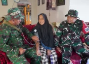 Letkol Abdul Muthalib Tallasa Turun Langsung Cek Layanan Kesehatan TMMD di Arungkeke
