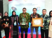Makassar Jadi Kota Terbaik Nasional soal Perlindungan Pekerja, Appi Bawa Pulang Paritrana Award 2025