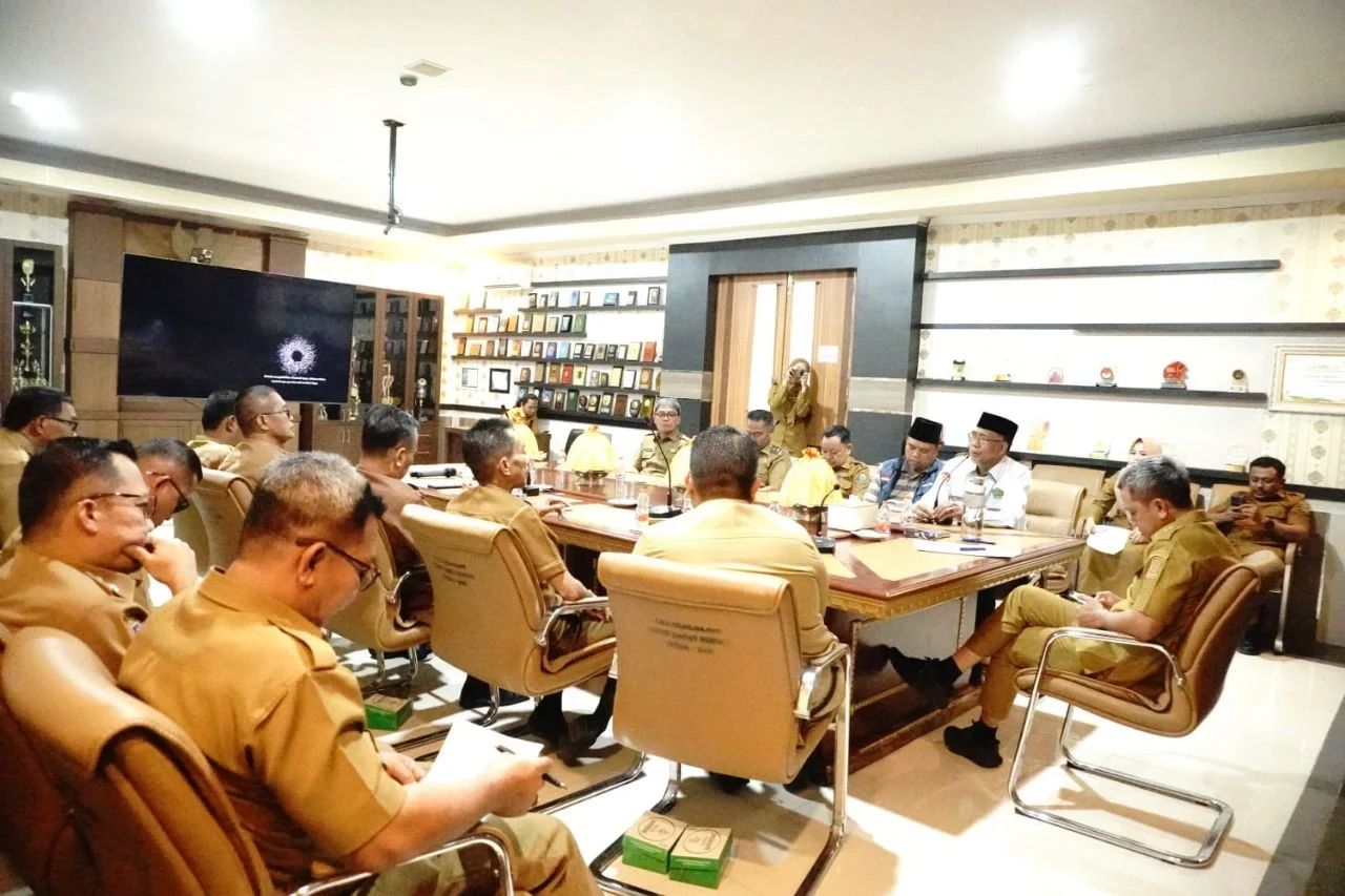 Rakor Inflasi Nasional, Bupati Jeneponto Bahas Stabilitas Harga dan Persiapan Idul Adha 2 Rakor Inflasi Nasional, Bupati Jeneponto Bahas Stabilitas Harga dan Persiapan Idul Adha