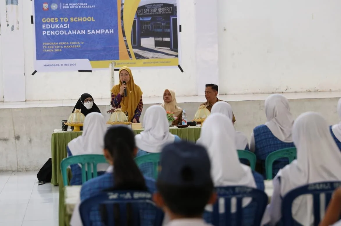 TP PKK Makassar Gerakkan Siswa SMP Kelola Sampah Lewat Program Goes to School