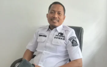 Dewas PDAM Sudirman Sappara Resmi Masuk Kantor Disambut Hangat Direksi PDAM Jeneponto: Janji Aktif Lakukan Pengawasan 5 Dewan Pengawas (Dewas) PDAM Jeneponto, Sudirman Sappara