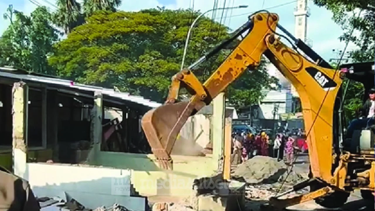 Pemkot Makassar Tertibkan 178 Lapak PKL di Mariso, Fokus Kembalikan Fungsi Fasum dan Trotoar