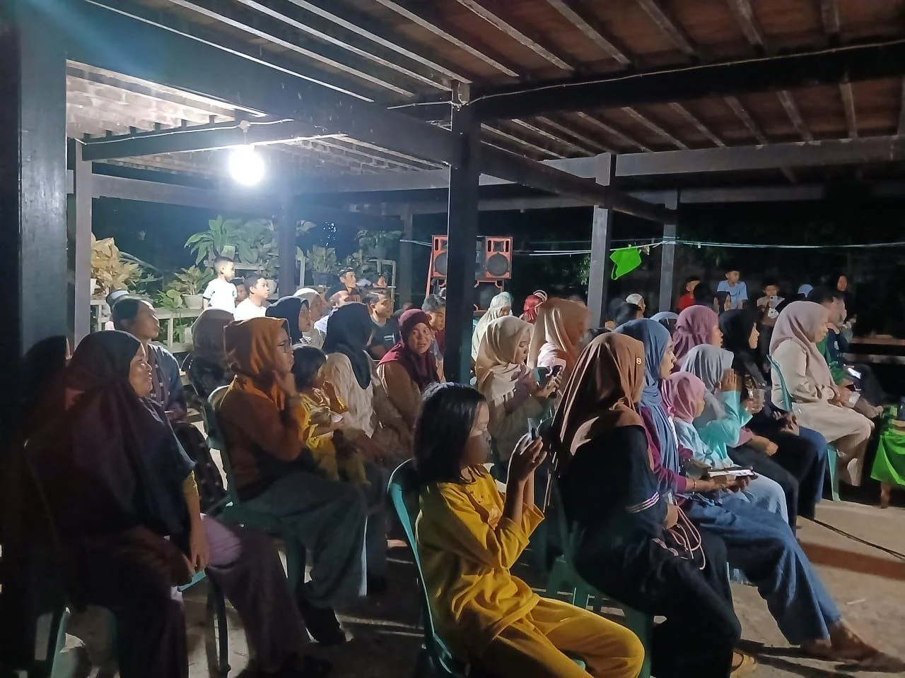 Haru Perpisahan Mahasiswa KKN UIN di Wajo, Tangis dan Kenangan Warnai Malam Ramah Tamah Desa Abbanuangnge