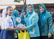 Tak Cuma Ceramah, TP PKK Makassar Turun ke Sekolah Bagi Kotak Makan untuk Tekan Sampah Pangan